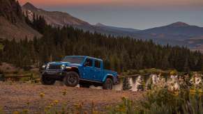 A Jeep Gladiator Mojave at sunset.